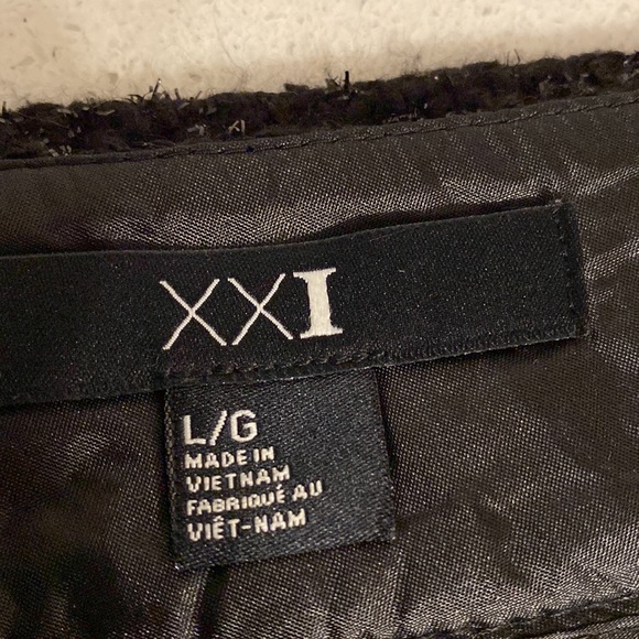 Black/Silver sparkle skirt - Picture 11 of 12